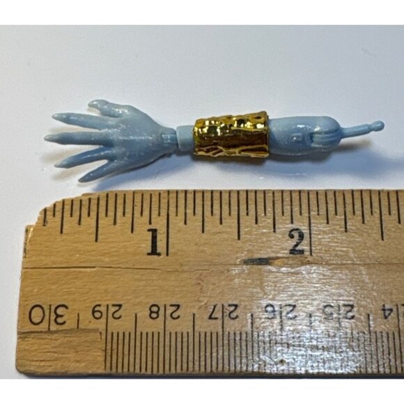 Monster High Blue Arm Hand and Gold Cuff Braclet For Abbey Bominable 13 Wishes - Picture 5 of 5